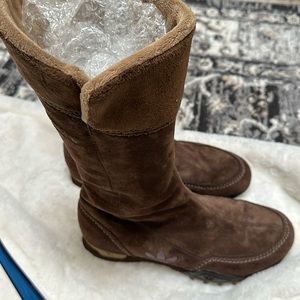 Adidas brown boots size 7